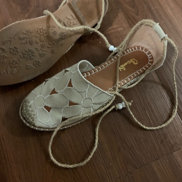 Lace up sandals - Picture 8 of 11